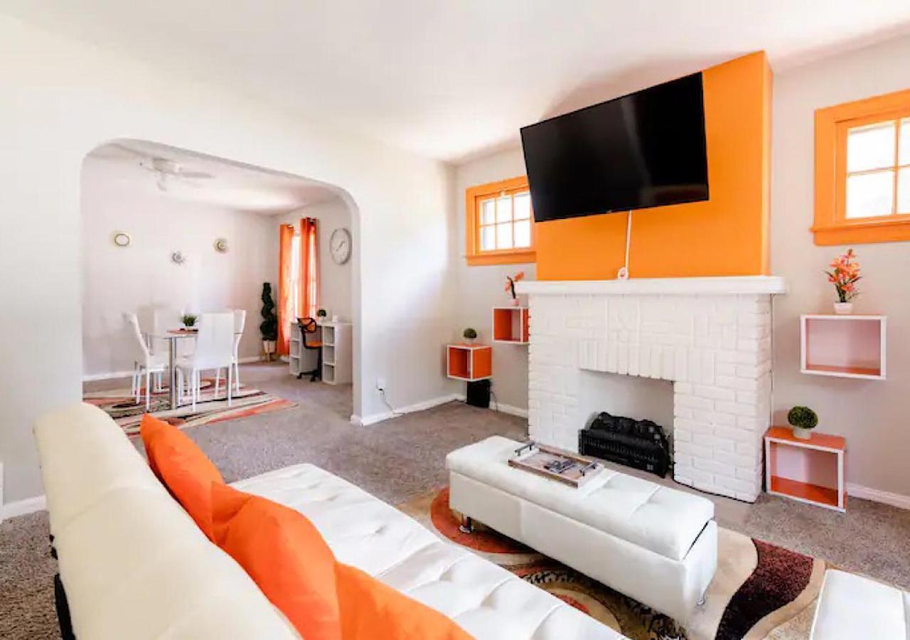 הוילה קליבלנד La Naranja Retreat - Cozy Duplex Near Downtown With Parking, 300 Mb Wifi & Self Check In מראה חיצוני תמונה