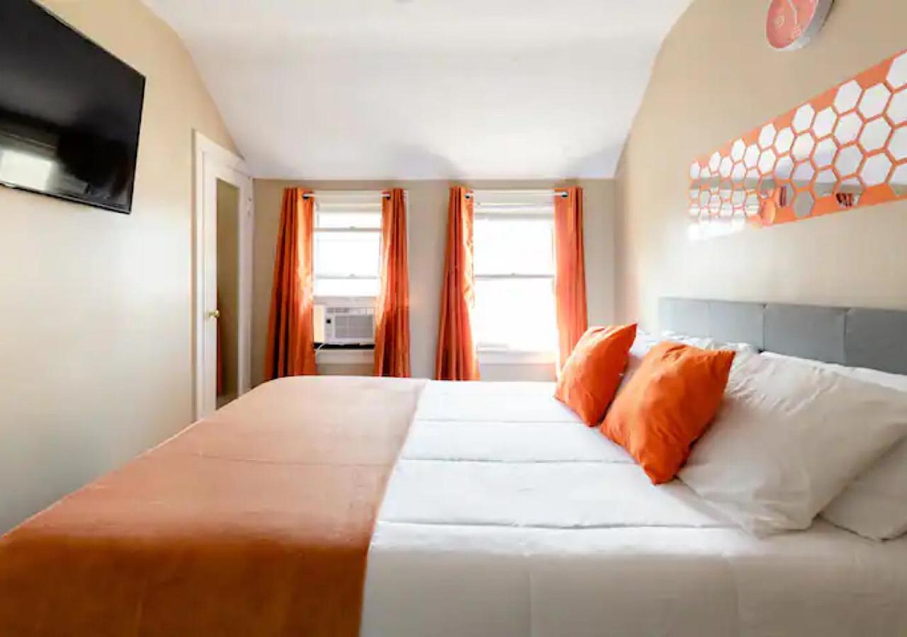 הוילה קליבלנד La Naranja Retreat - Cozy Duplex Near Downtown With Parking, 300 Mb Wifi & Self Check In מראה חיצוני תמונה