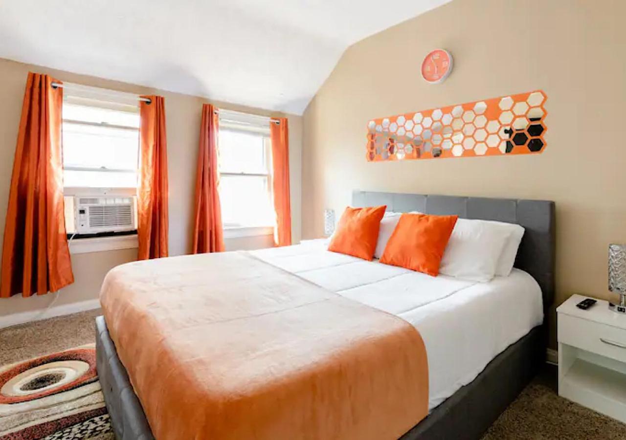 הוילה קליבלנד La Naranja Retreat - Cozy Duplex Near Downtown With Parking, 300 Mb Wifi & Self Check In מראה חיצוני תמונה
