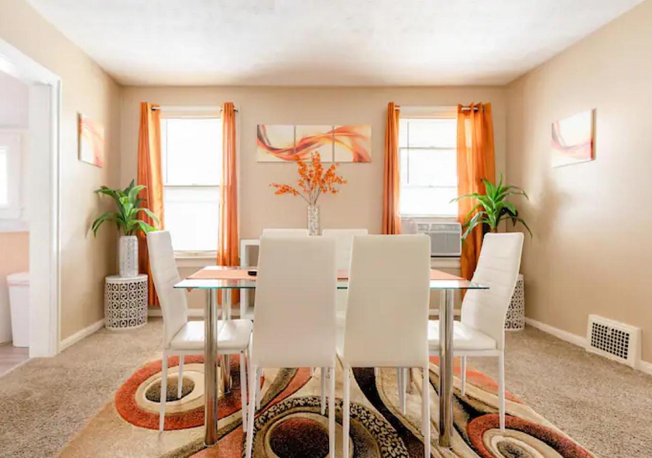 הוילה קליבלנד La Naranja Retreat - Cozy Duplex Near Downtown With Parking, 300 Mb Wifi & Self Check In מראה חיצוני תמונה