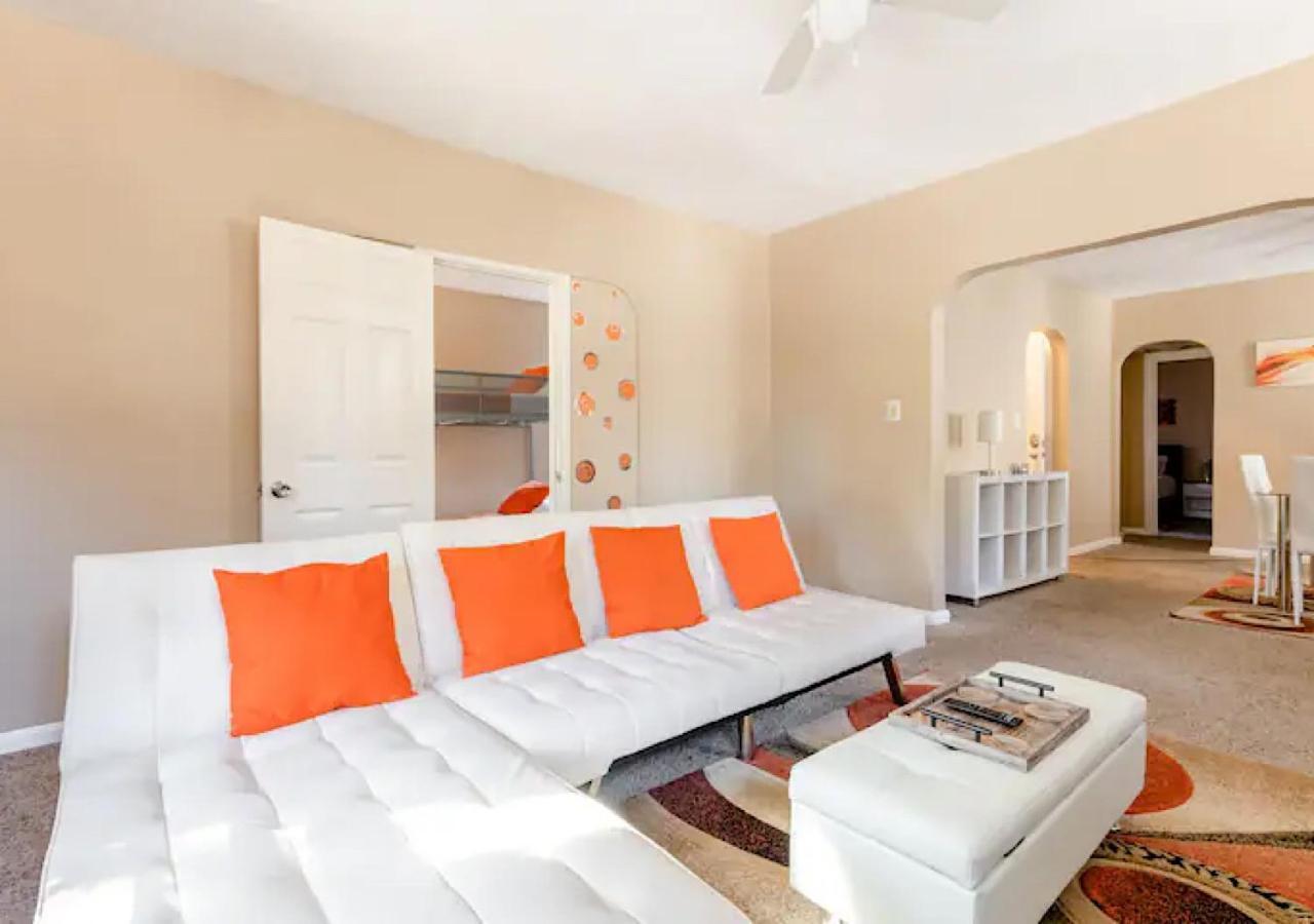 הוילה קליבלנד La Naranja Retreat - Cozy Duplex Near Downtown With Parking, 300 Mb Wifi & Self Check In מראה חיצוני תמונה