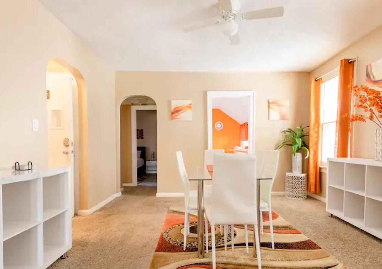 הוילה קליבלנד La Naranja Retreat - Cozy Duplex Near Downtown With Parking, 300 Mb Wifi & Self Check In מראה חיצוני תמונה