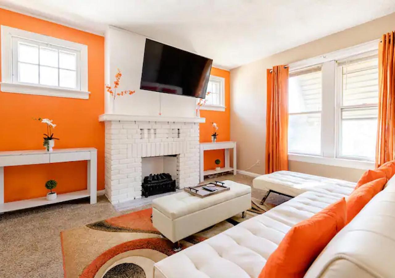 הוילה קליבלנד La Naranja Retreat - Cozy Duplex Near Downtown With Parking, 300 Mb Wifi & Self Check In מראה חיצוני תמונה