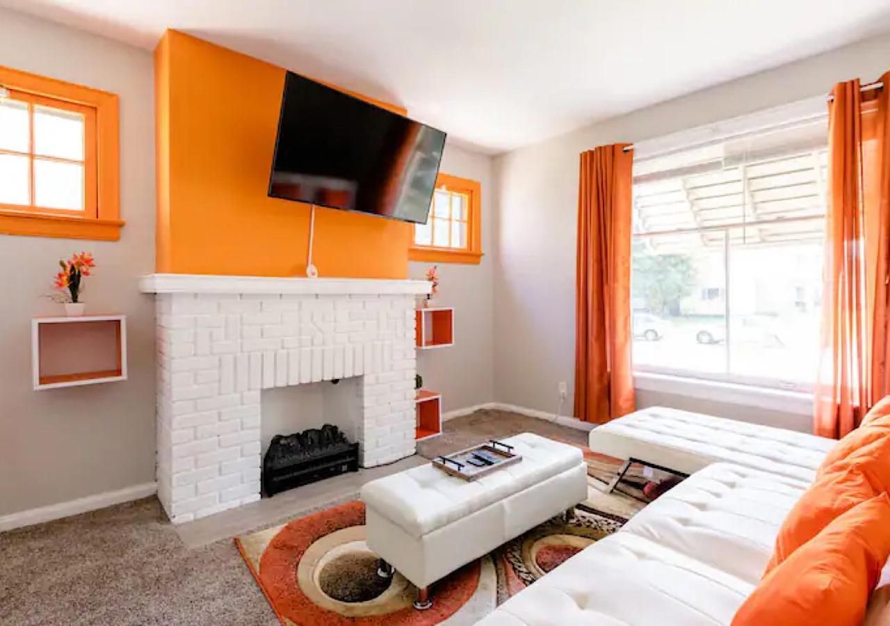 הוילה קליבלנד La Naranja Retreat - Cozy Duplex Near Downtown With Parking, 300 Mb Wifi & Self Check In מראה חיצוני תמונה