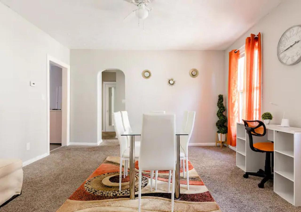 הוילה קליבלנד La Naranja Retreat - Cozy Duplex Near Downtown With Parking, 300 Mb Wifi & Self Check In מראה חיצוני תמונה
