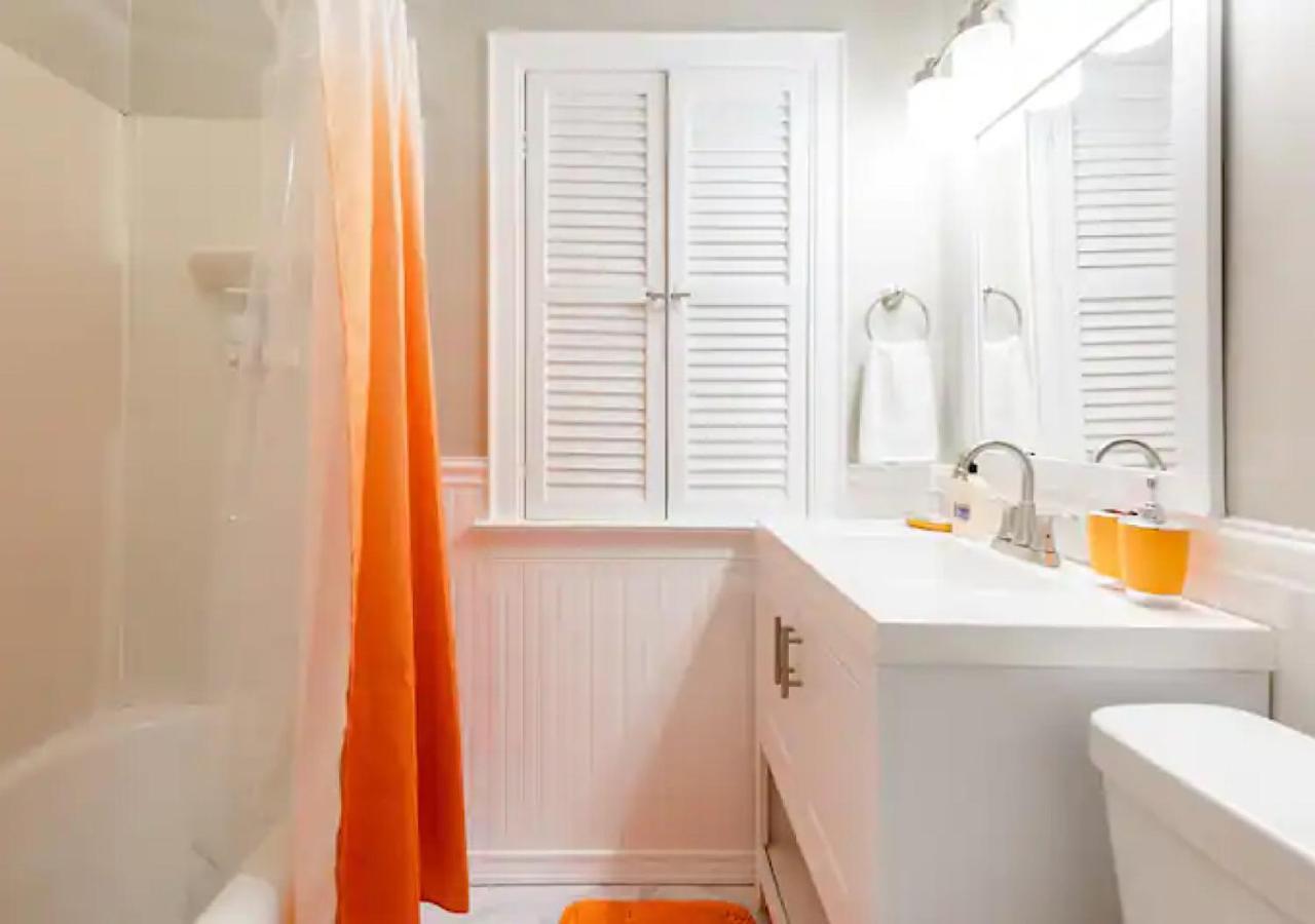 הוילה קליבלנד La Naranja Retreat - Cozy Duplex Near Downtown With Parking, 300 Mb Wifi & Self Check In מראה חיצוני תמונה
