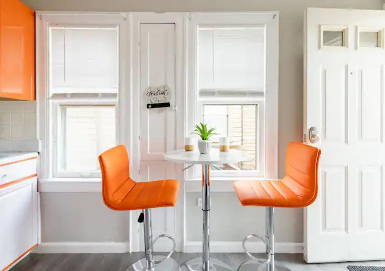 הוילה קליבלנד La Naranja Retreat - Cozy Duplex Near Downtown With Parking, 300 Mb Wifi & Self Check In מראה חיצוני תמונה