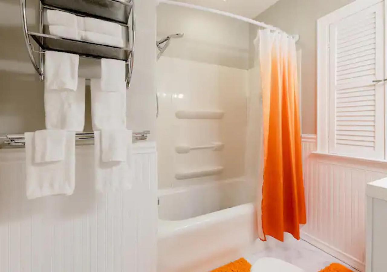 הוילה קליבלנד La Naranja Retreat - Cozy Duplex Near Downtown With Parking, 300 Mb Wifi & Self Check In מראה חיצוני תמונה