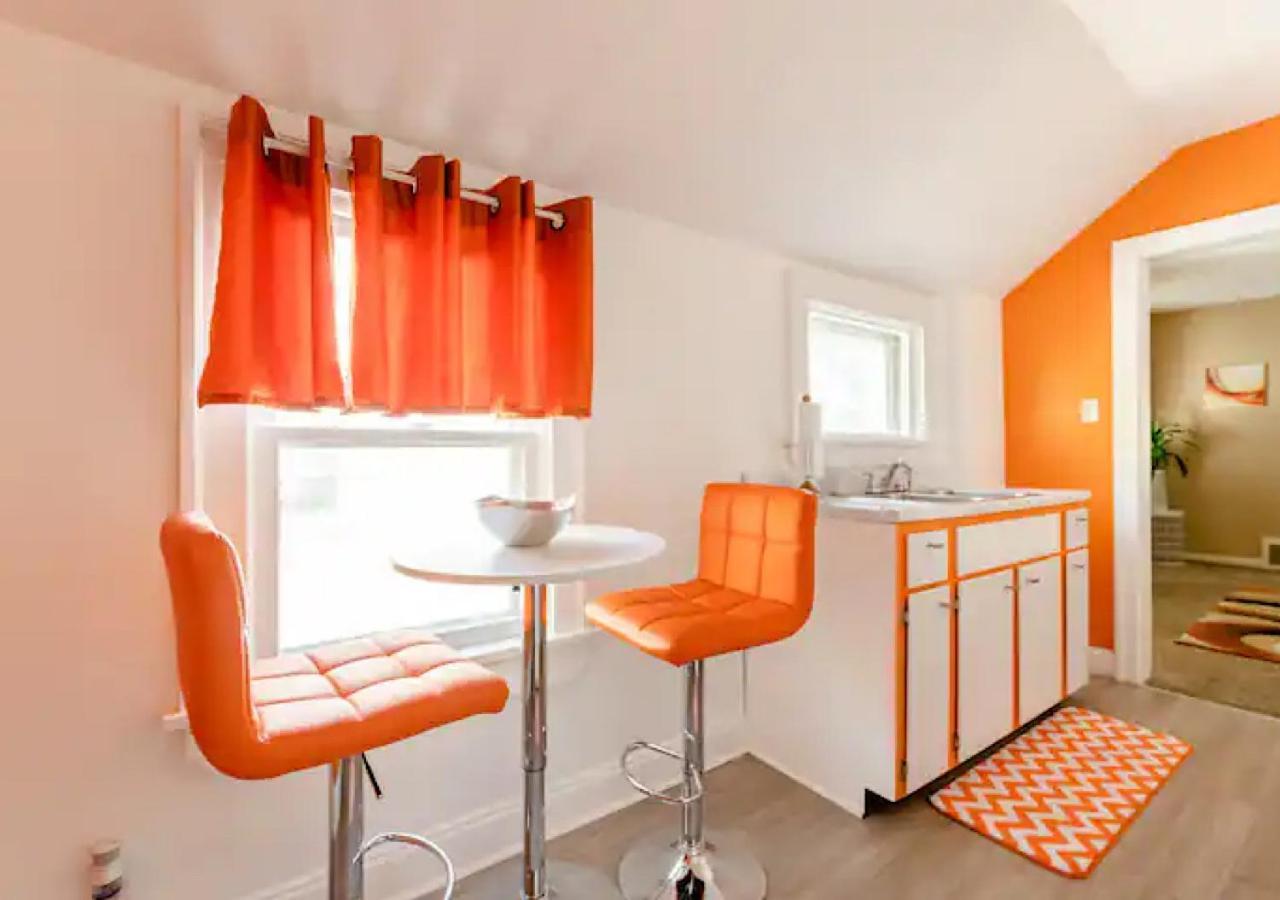 הוילה קליבלנד La Naranja Retreat - Cozy Duplex Near Downtown With Parking, 300 Mb Wifi & Self Check In מראה חיצוני תמונה
