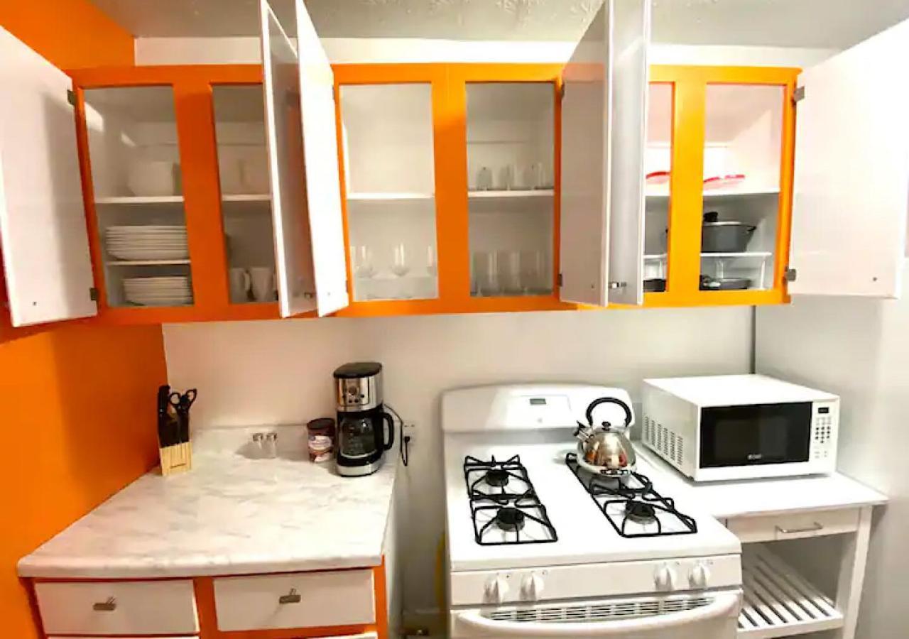 הוילה קליבלנד La Naranja Retreat - Cozy Duplex Near Downtown With Parking, 300 Mb Wifi & Self Check In מראה חיצוני תמונה