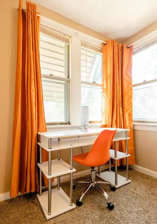 הוילה קליבלנד La Naranja Retreat - Cozy Duplex Near Downtown With Parking, 300 Mb Wifi & Self Check In מראה חיצוני תמונה