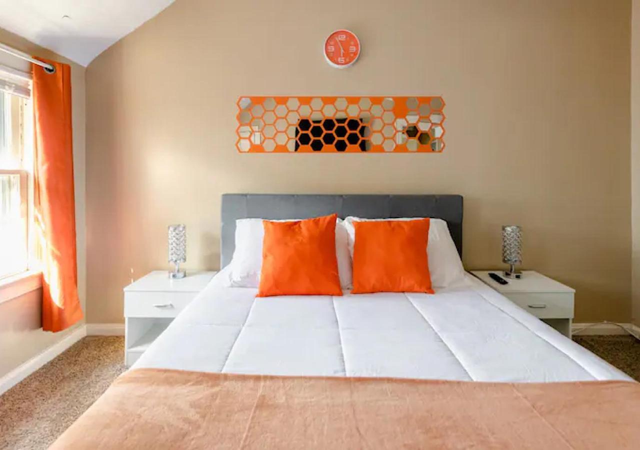 הוילה קליבלנד La Naranja Retreat - Cozy Duplex Near Downtown With Parking, 300 Mb Wifi & Self Check In מראה חיצוני תמונה
